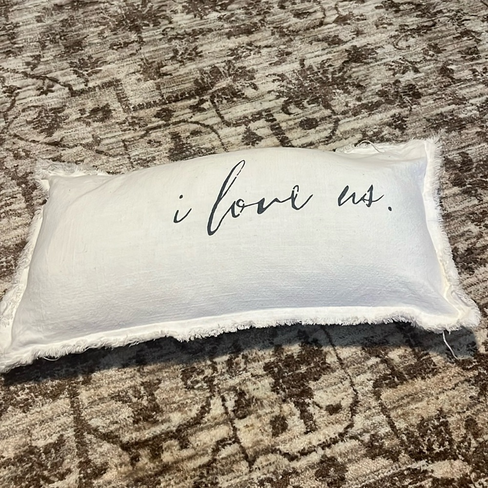 Magnolia pillow